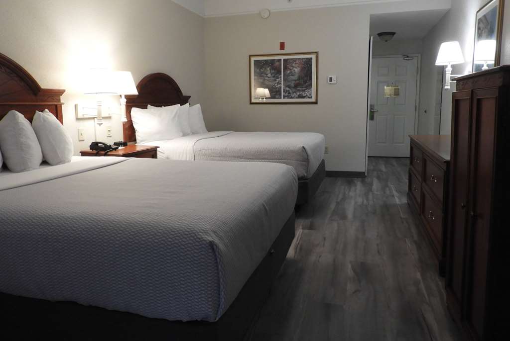 La Quinta Inn and Suites Fort Myers I 75 - photo 20