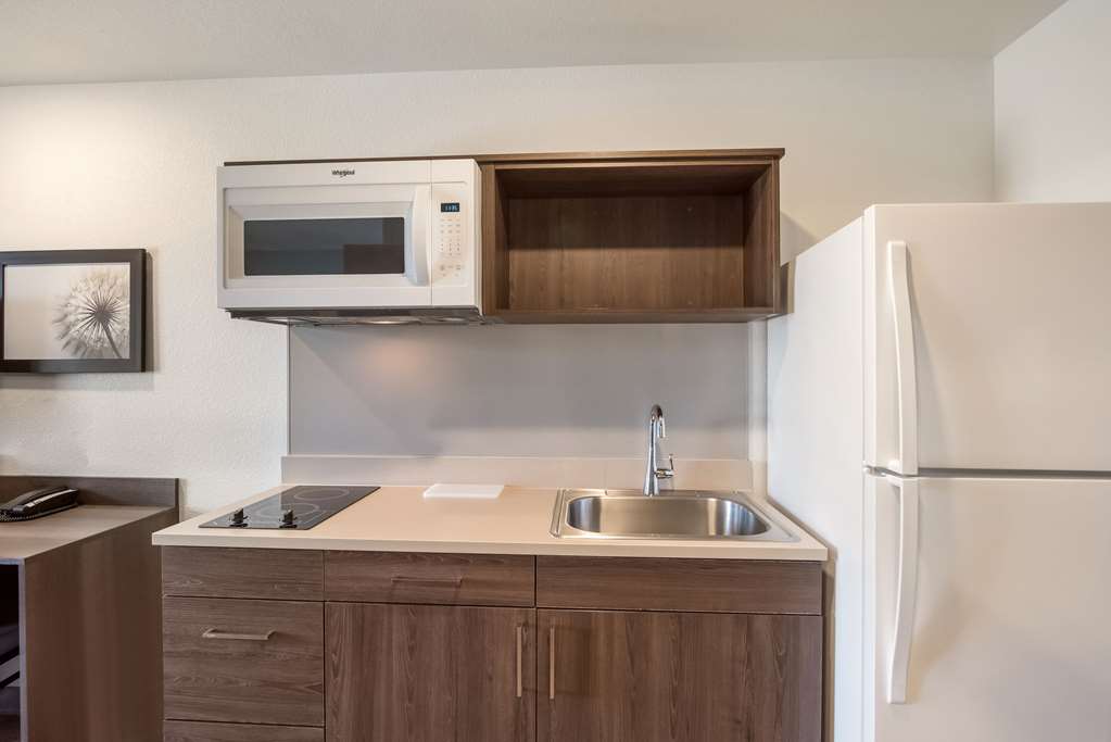 WoodSpring Suites Colorado Springs North Air Force Academy - photo 12
