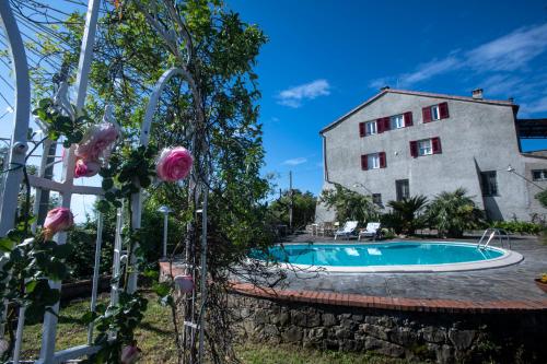 277B Il Frantoio della Marchesa Giardino e Piscina nel verde di Sestri Levante — 4-Star Luxury Hotel in Sestri Levante, Italy