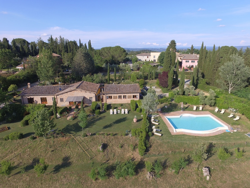 Fattoria Sant'Andrea — 4-Star Luxury Hotel in San Gimignano, Italy