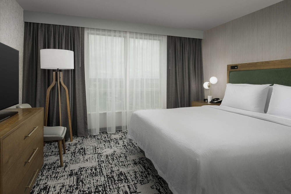 Embassy Suites by Hilton Dulles North Loudoun - photo 12