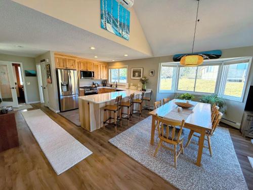 F4 Warm Fairway Village Townhome mountain views and large lawn So much to do - photo 14