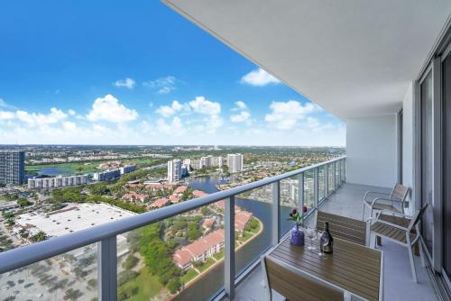 Breathtaking 35th Floor 1 BDR in Hyde Beach House — 4-Star Luxury Hotel in Hollywood, United States