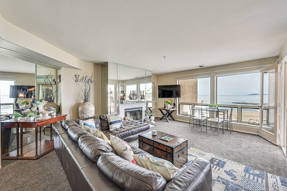Ocean View Imperial Beach Condo with Community Perks — 4-Star Luxury Hotel in Imperial Beach, United States