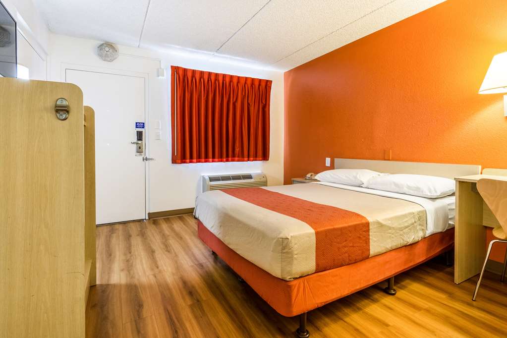 Motel 6 Tempe AZ Phoenix Airport Priest Dr - photo 10