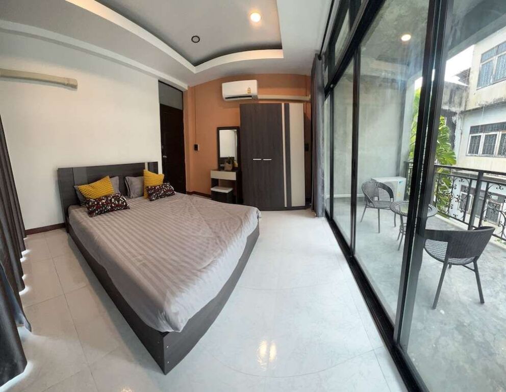Noc House