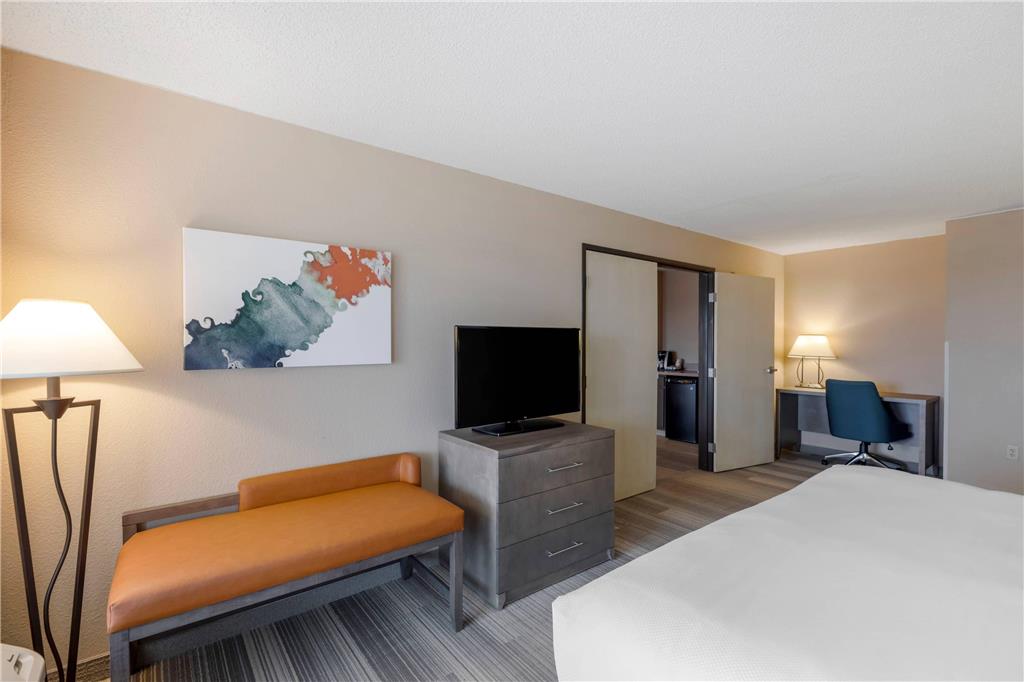 Comfort Inn and Suites Boulder - photo 36