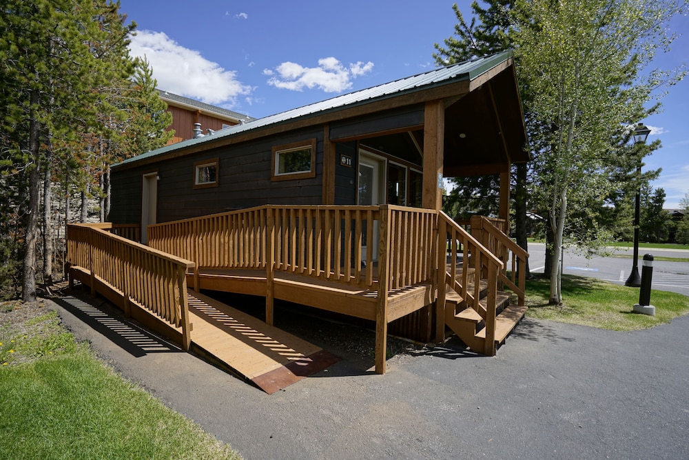 Explorer Cabins At Yellowstone - photo 8