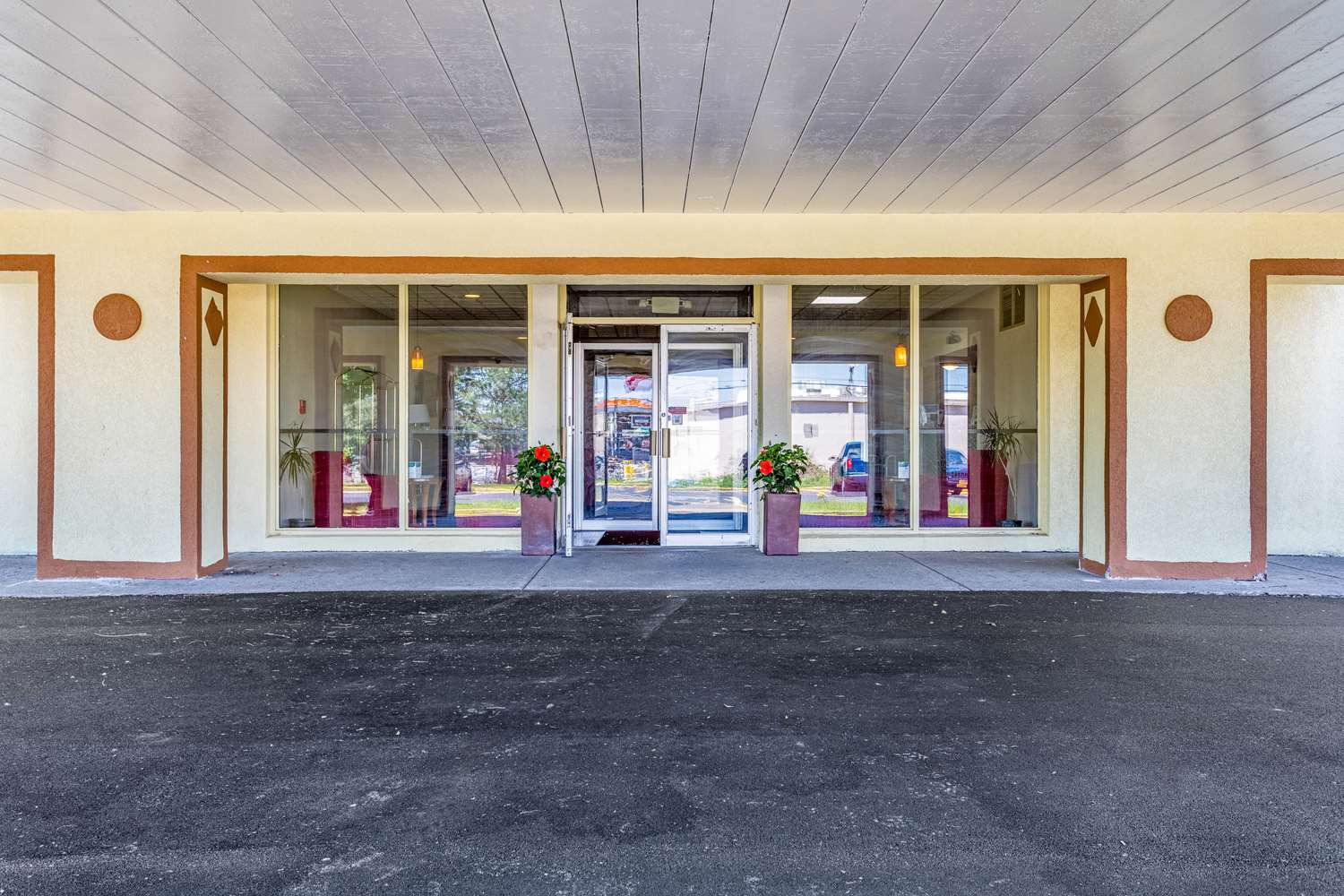 Econo Lodge — Fredonia — photo 4