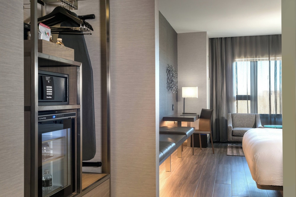 AC Hotel by Marriott Boston North - photo 24