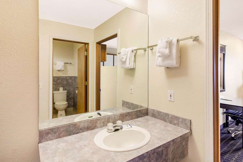 Rodeway Inn Coeur d'Alene - photo 9