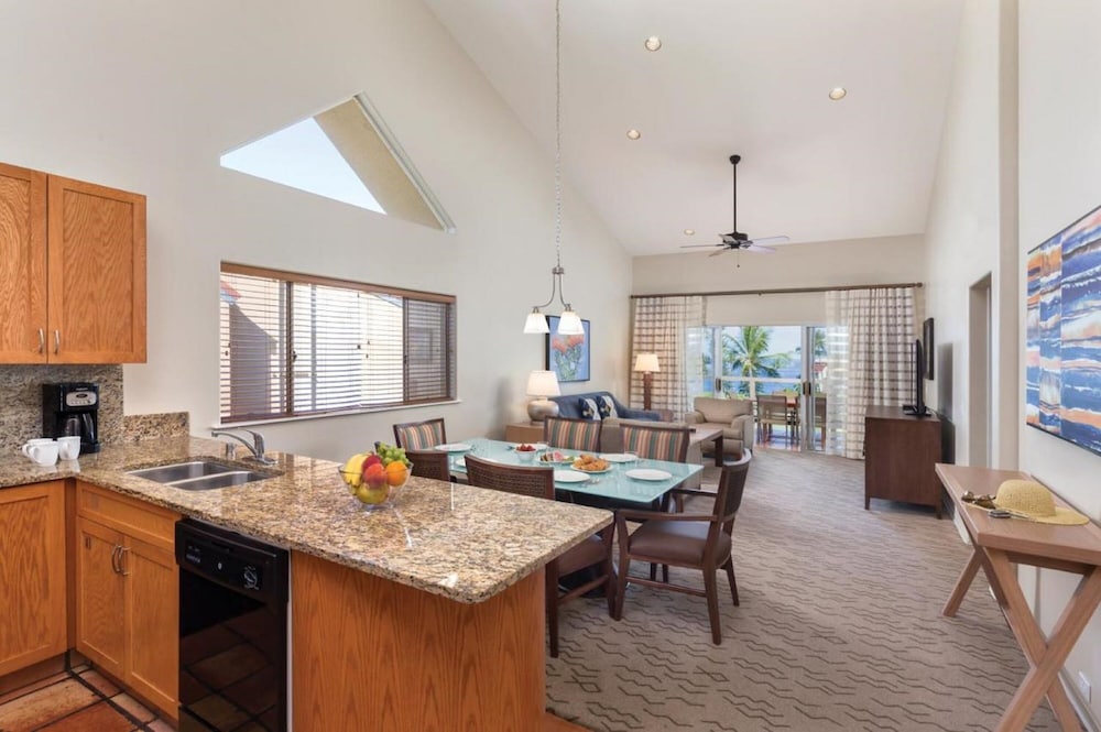 Kona Coast Resort by VRHost - photo 36