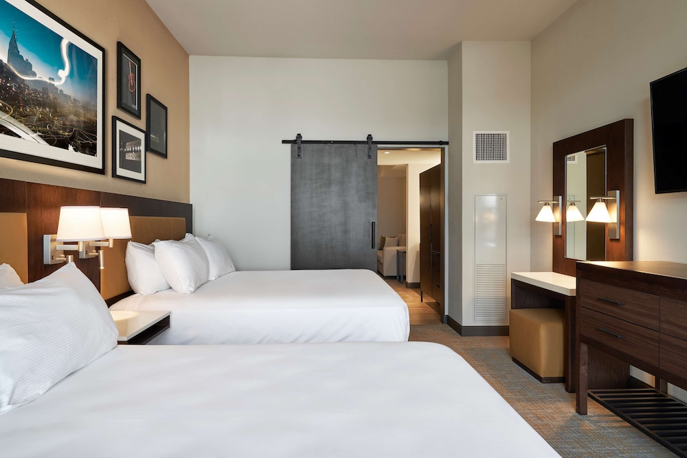 Embassy Suites by Hilton Nashville Downtown - photo 37