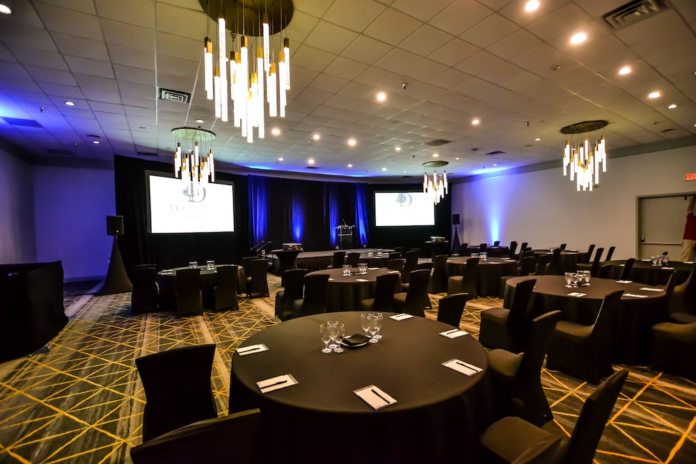 DoubleTree by Hilton Fort Worth South Hotel & Conference Center - photo 39