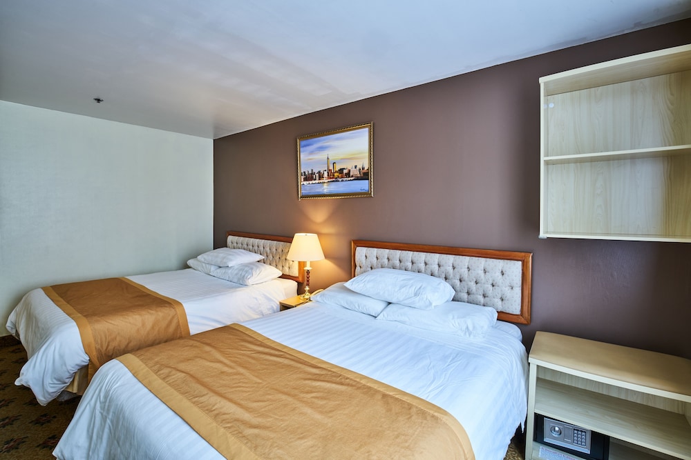 Flushing Hotel - photo 15