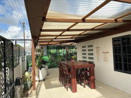 Kom tot rust bij ons in Paramaribo, Suriname