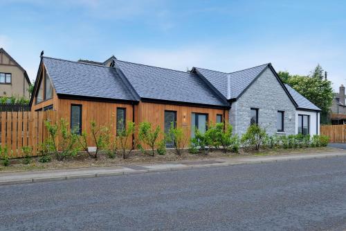 Contemporary Luxury Lodge Aberdeen West — Blackburn — photo 2
