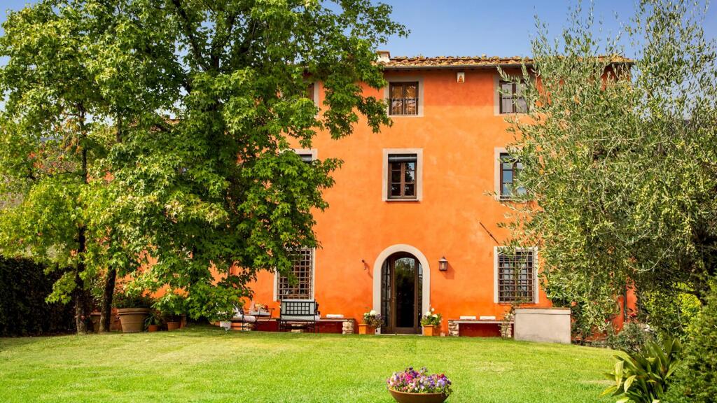 Villa Il Colle Di Moriano 8 Emma Villas — 4-Star Luxury Hotel in Lucca, Italy