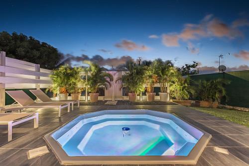 Magnifique Villa avec piscine au cœur des plages — 4-Star Luxury Hotel in Le Moule, Guadeloupe