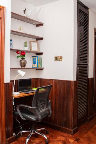 Elegant 1 BR near Westgate Mall