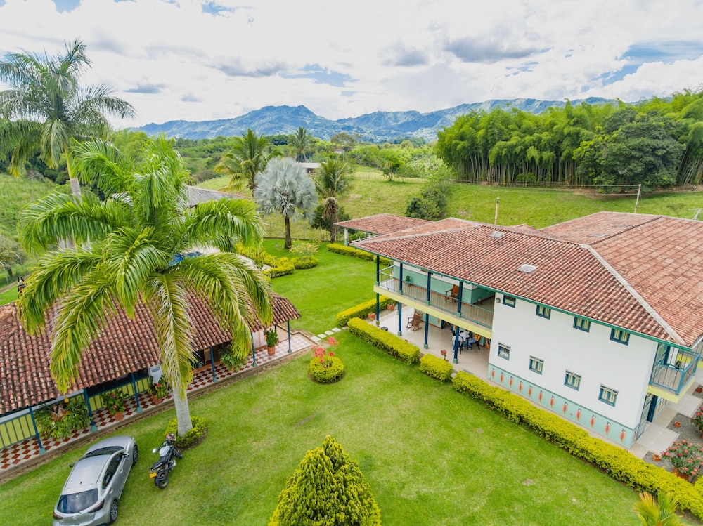 Hacienda Araucaria Habitacion 10 — Quimbaya