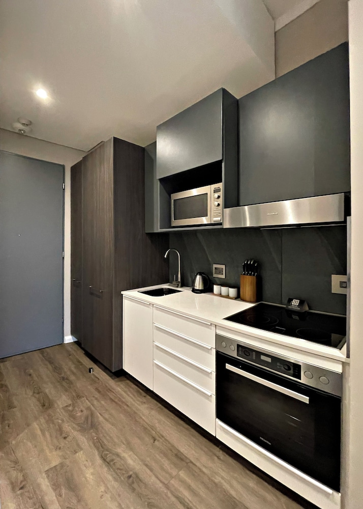 Menlyn Maine Luxury Rentals — 4-Star Luxury Hotel in Pretoria, South Africa