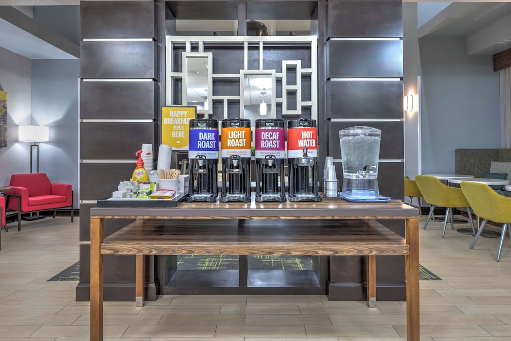 Hampton Inn & Suites Lake Jackson Clute - photo 30