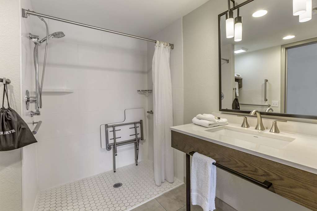 Windmill Suites Surprise Phoenix an Ascend Collection Hotel - photo 10