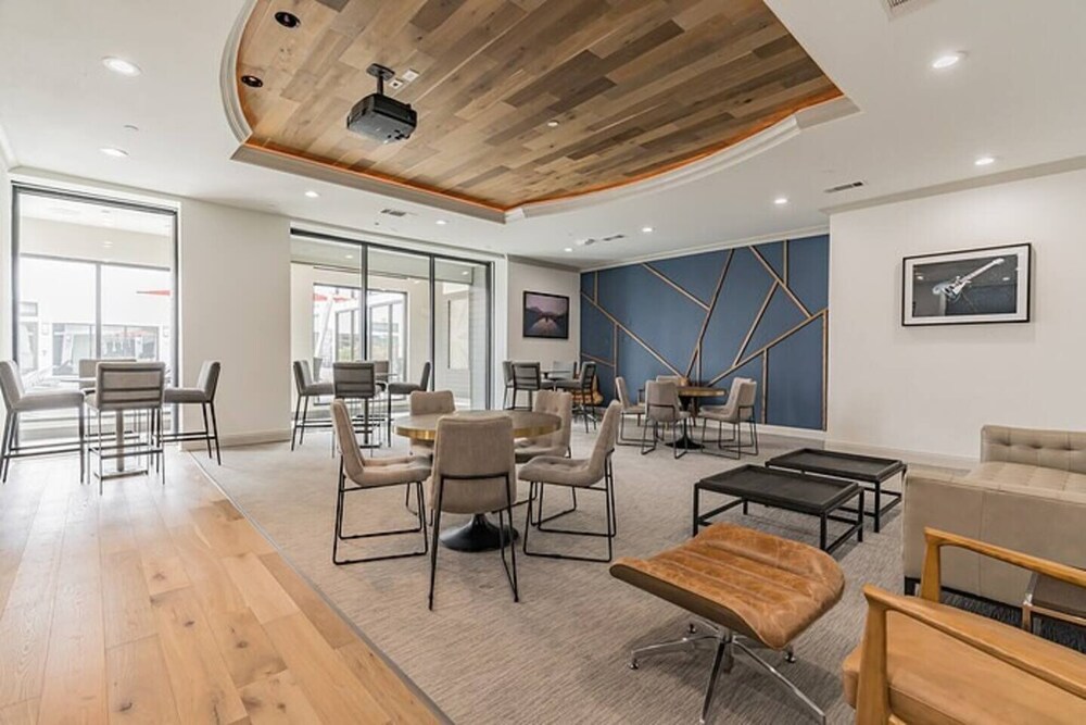 The Luxury Suites of Houston - photo 29