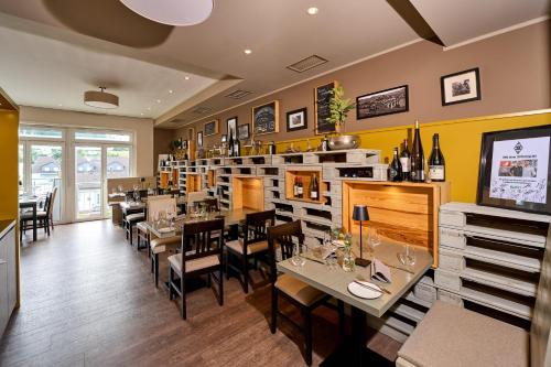 Landküche Ferienwohnung — 4-Star Luxury Hotel in Daun, Germany