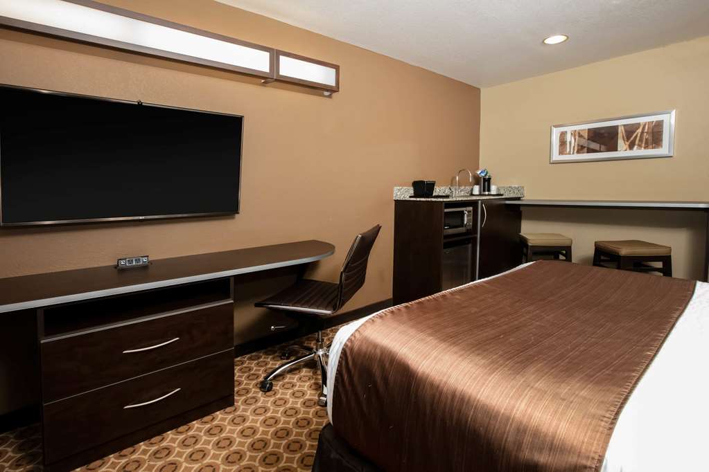 Microtel Inn & Suites By Wyndham Pecos - photo 6