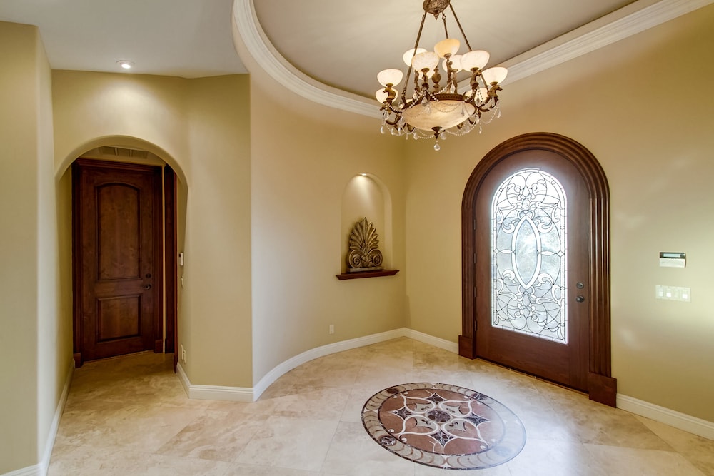 Tropical 5BR La Jolla Retreat by NamaStay - photo 33