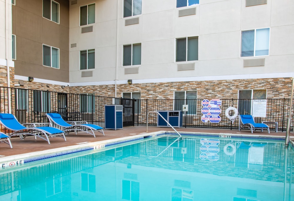 Holiday Inn Express Hotel & Suites Roseville Galleria Area by IHG - photo 128