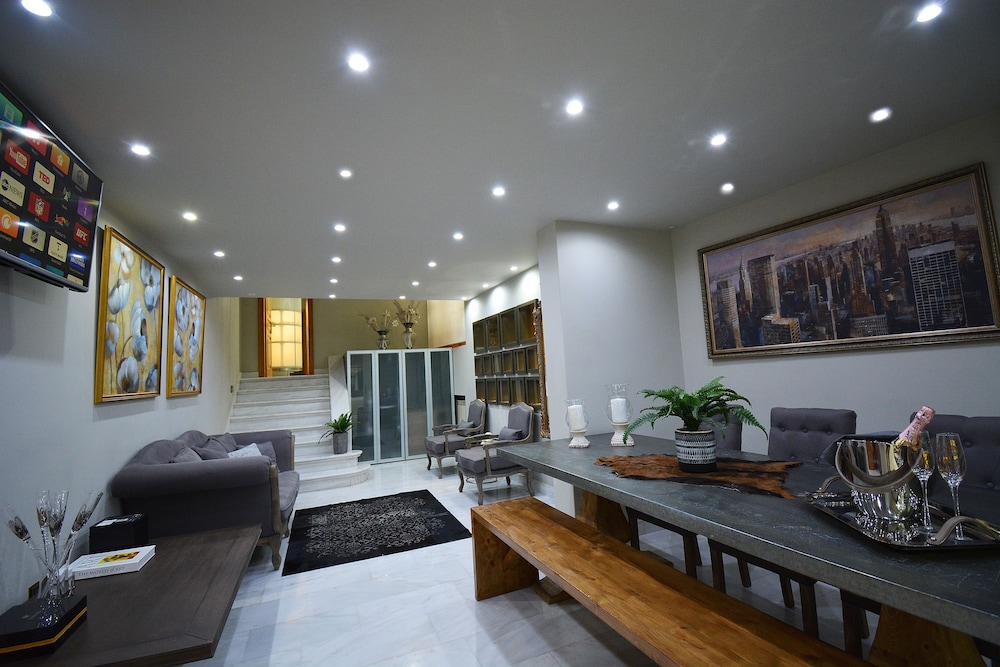 Jootiq Loft — hotel in Vouliagmeni