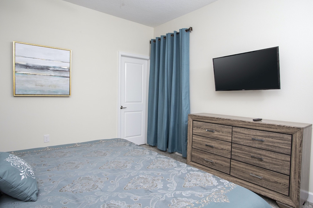 Fabulous 5Bd Single Family at Champions Gate Resort 8988 - photo 8