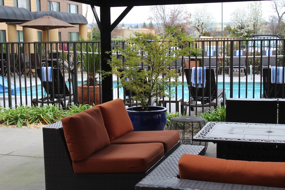 Oxford Suites Chico - photo 36