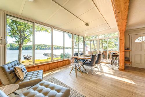 Dock And Views High Rock Lake Hideaway — Lexington