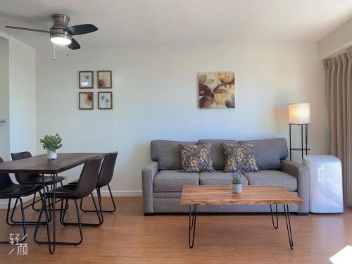 05 FREE Parking 10 min beach 2br Waikiki Ala Moana — 4-Star Luxury Hotel in Honolulu, United States