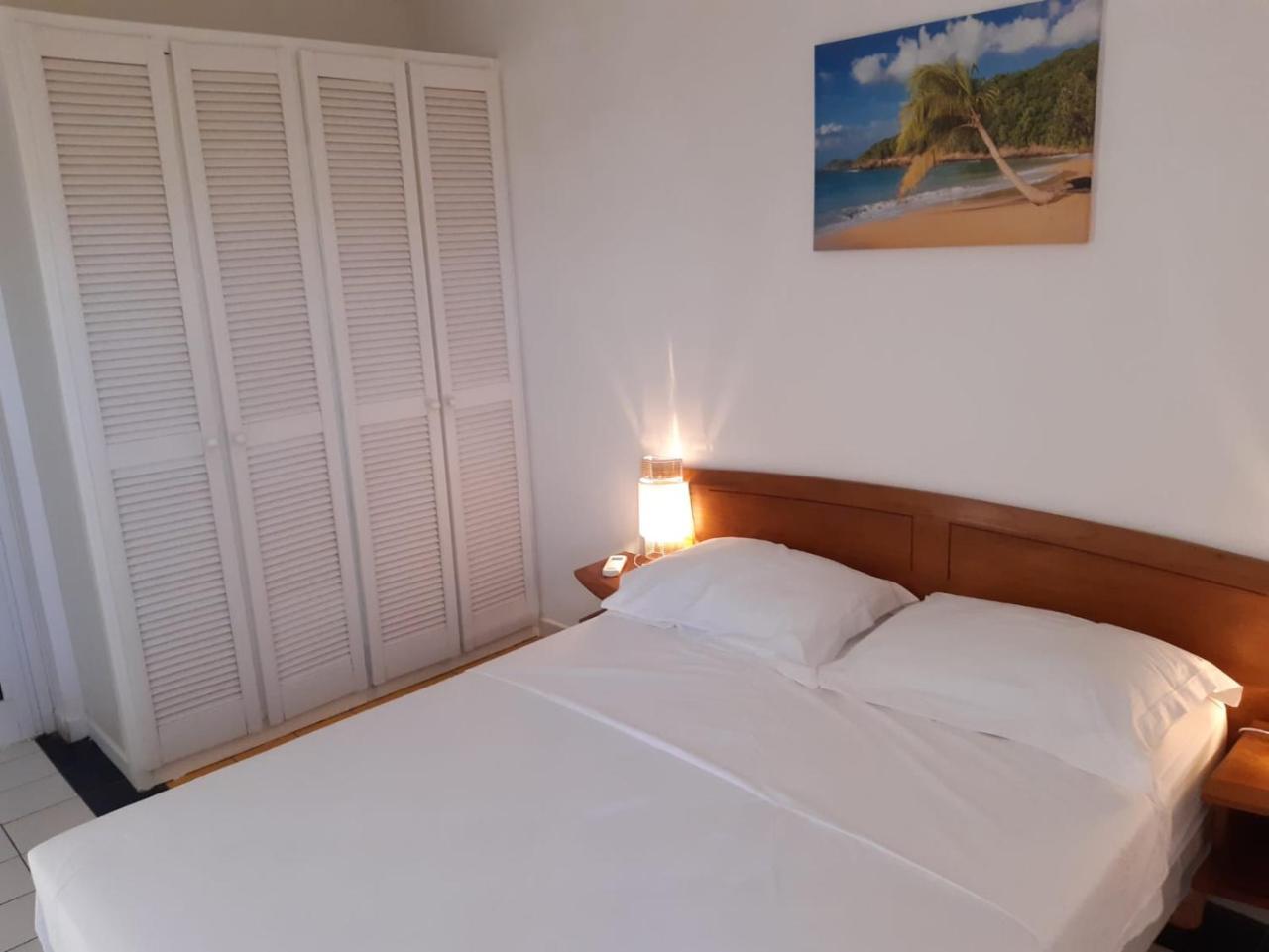 Appartement MANBANA 320 accès direct a la plage — 4-Star Luxury Hotel in Grand-Bourg, Guadeloupe
