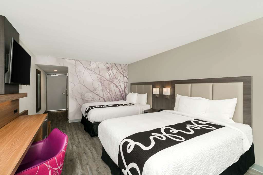 La Quinta Inn & Suites by Wyndham Mobile - photo 32