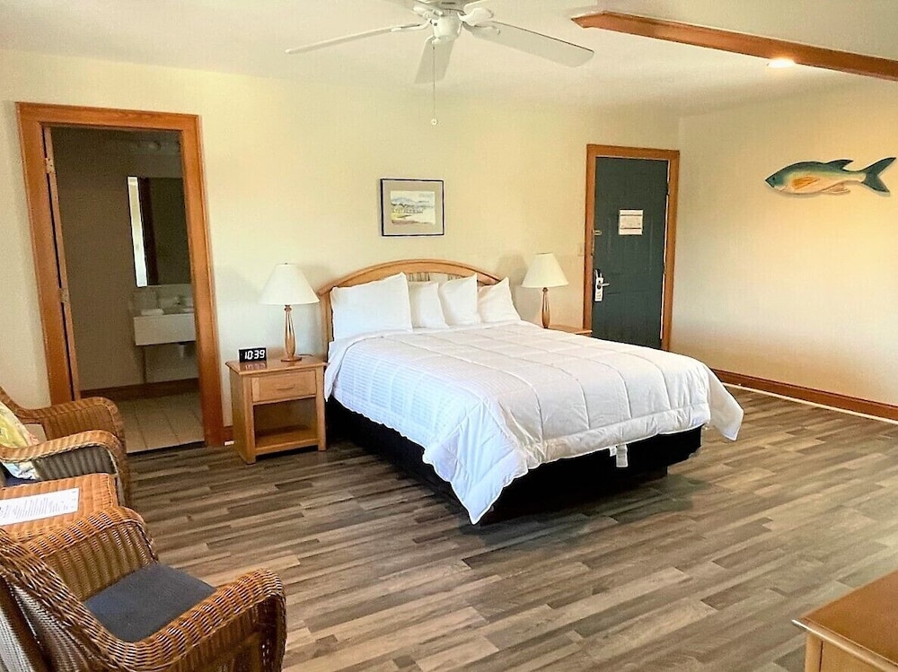 Pony Island Inn - photo 26