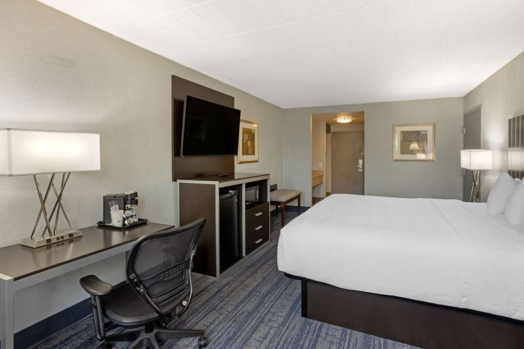 Best Western Plus Reading Inn & Suites - photo 13