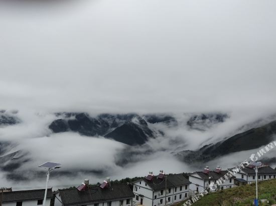 Van She Hotel - carbon neutral hotel in Pingshan