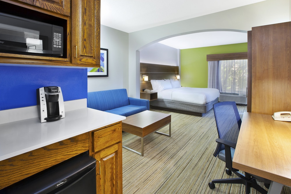 Holiday Inn Express & Suites Milford by IHG - photo 8