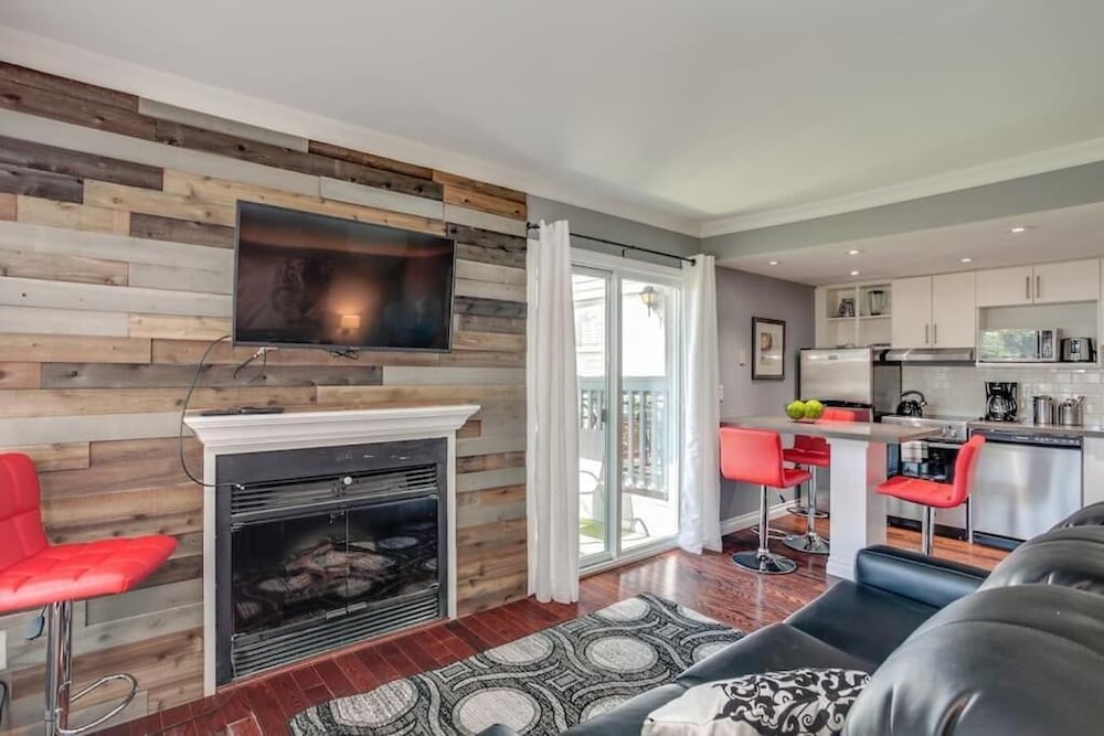Blue Mountain Luxury Studio — 4-Star Luxury Hotel in Collingwood, Canada