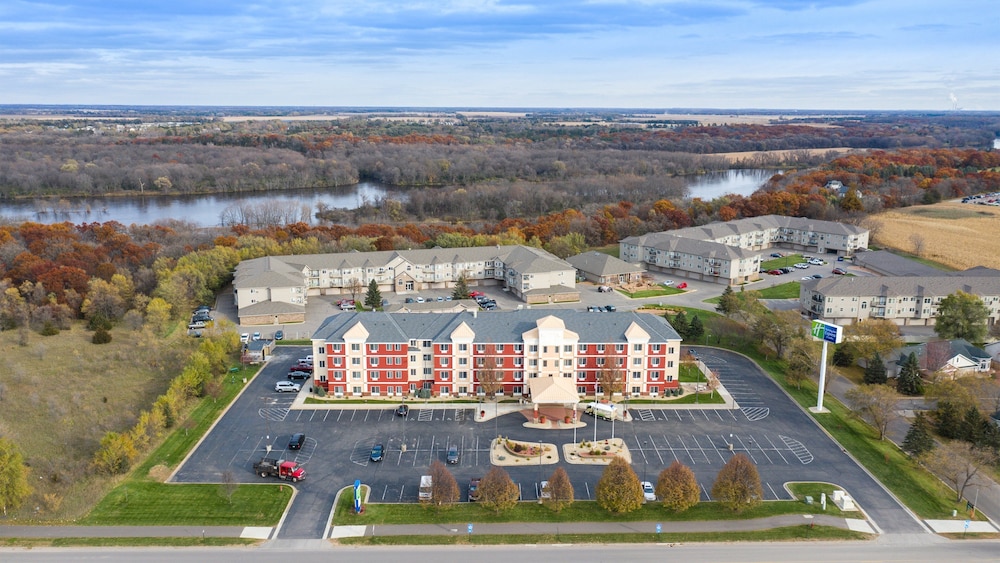 Holiday Inn Express Hotel & Suites St. Cloud by IHG - photo 62