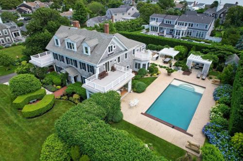 Luxurious Estate Private Heated pool in Harwich, United States