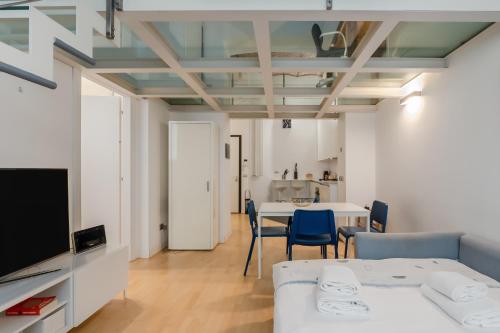 GuestHost Sempione & Monumentale Apartment — 4-Star Luxury Hotel in Milan, Italy