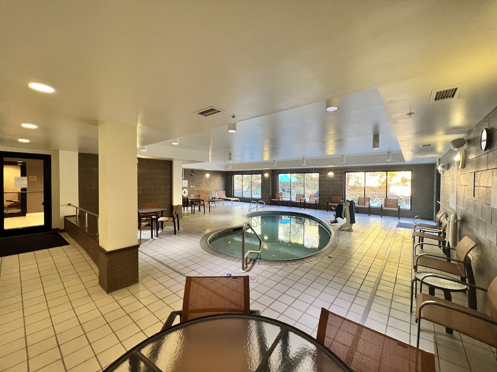Courtyard Marriott Binghamton - photo 23