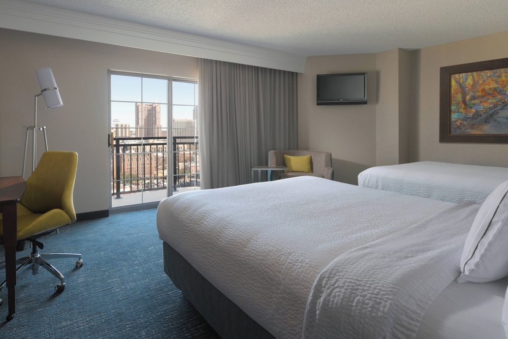 Courtyard Marriott Riverwalk - photo 7